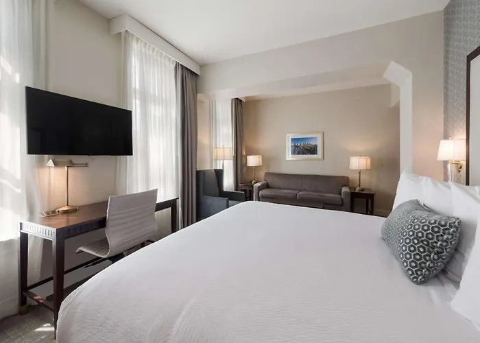 Independence Park Hotel, Premier Collection