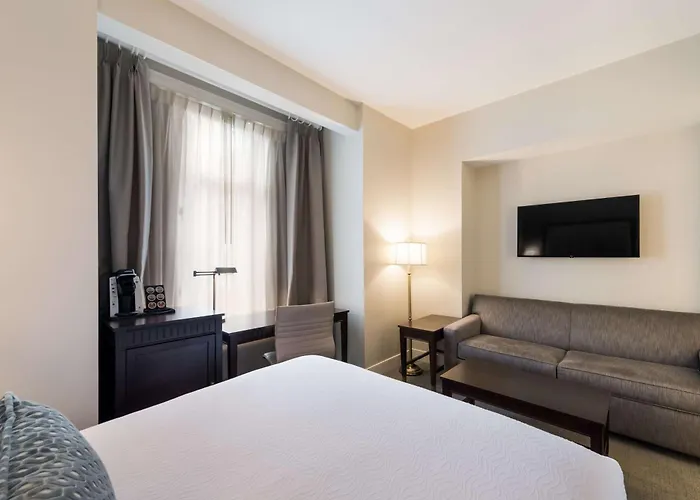 Independence Park Hotel, Premier Collection