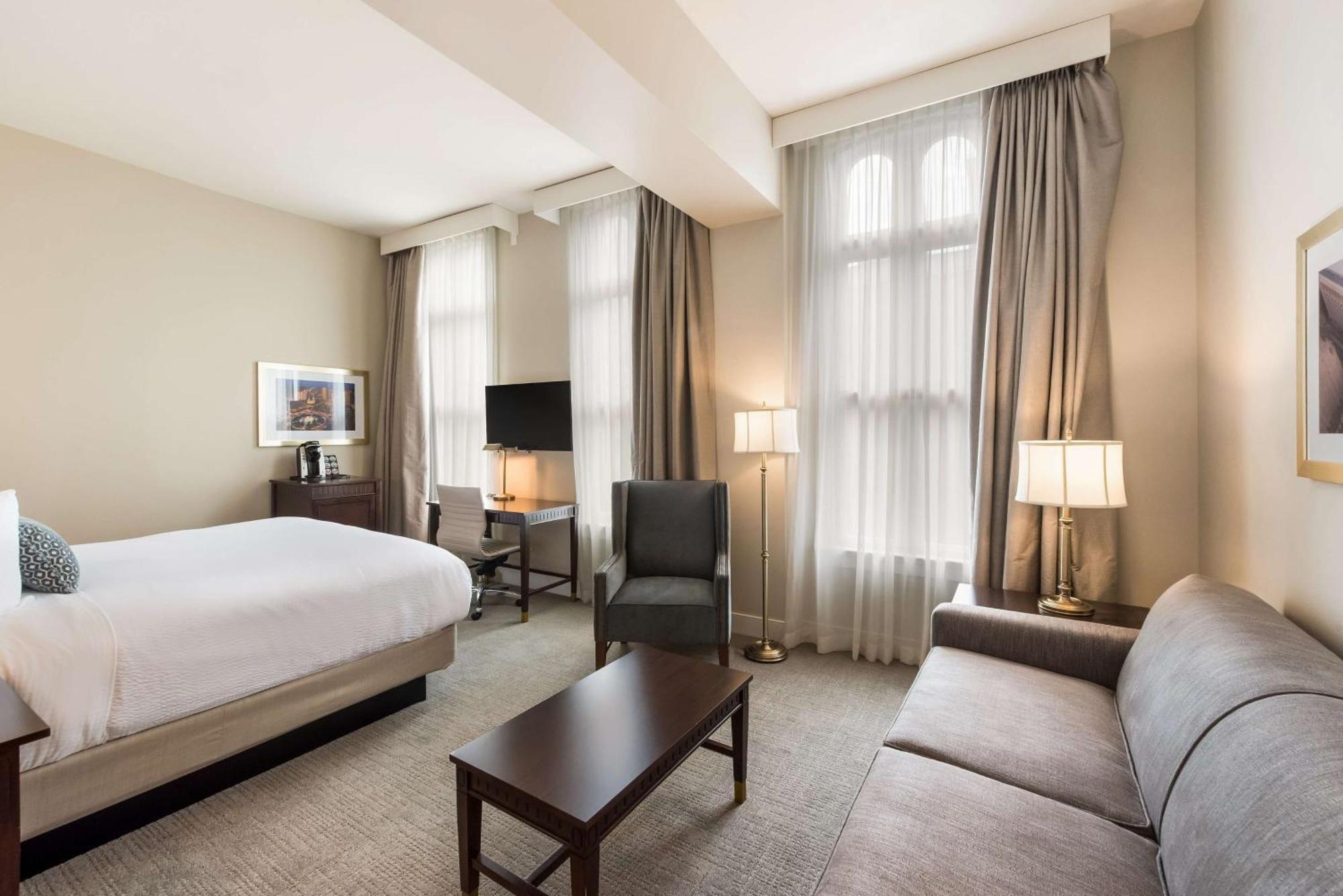 Independence Park Hotel, Premier Collection