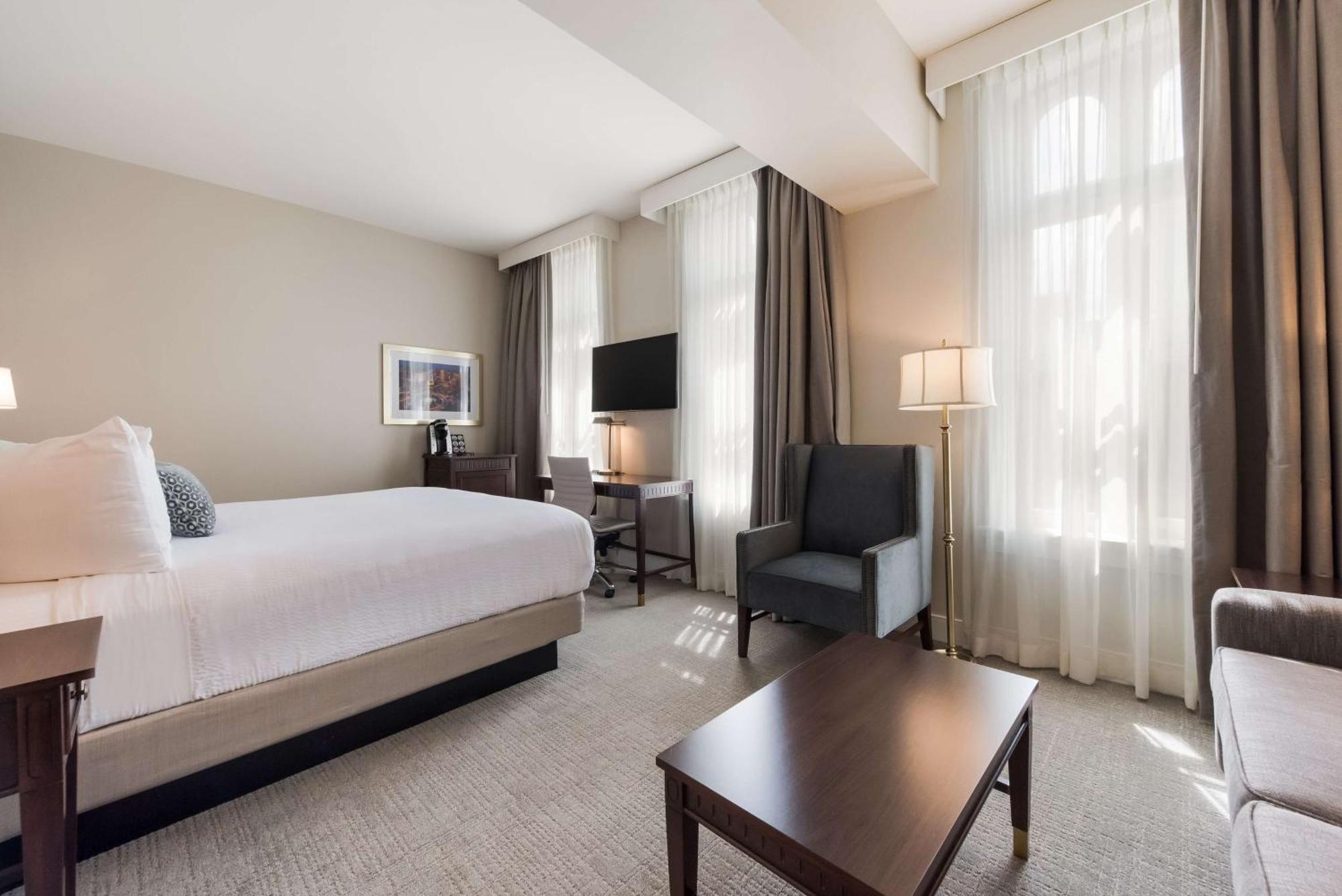 Independence Park Hotel, Premier Collection 3*